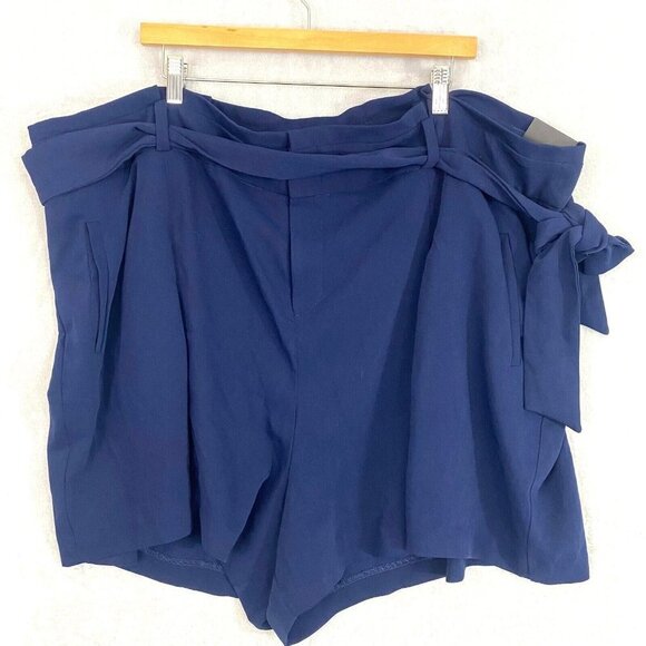 Torrid Crepe Tie Waist Shorts Women's Size 26 Navy Blue Pleated Paperbag NEW - Picture 1 of 16